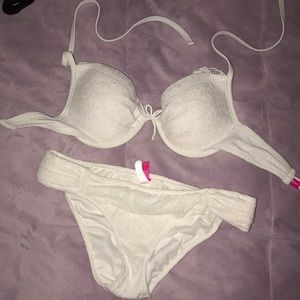 White lace bikini